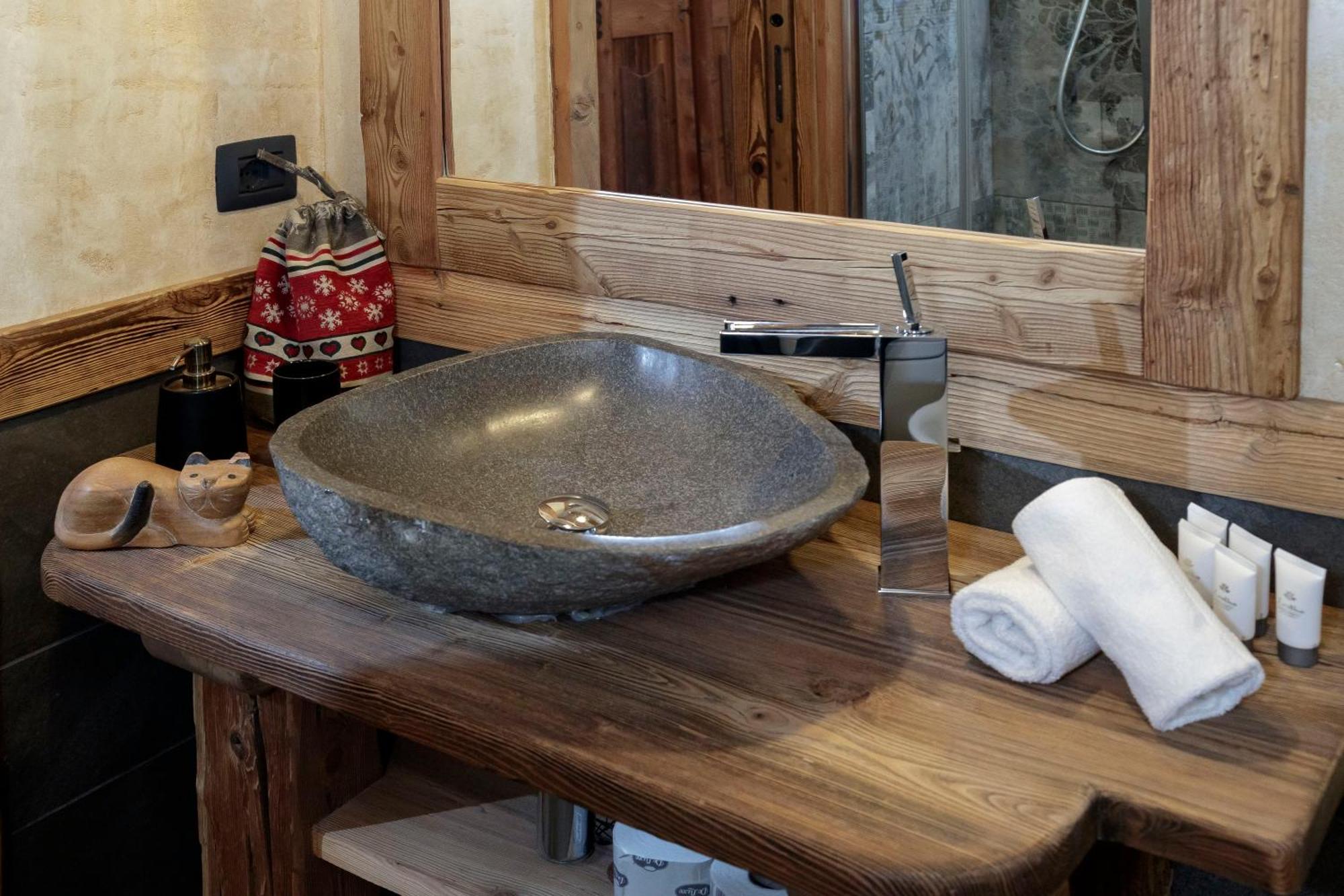 Chalet Matterhorn Francois - Central Ski Chalet With Spa And Breakfast, 100Mt Lift Breuil-Cervinia Extérieur photo